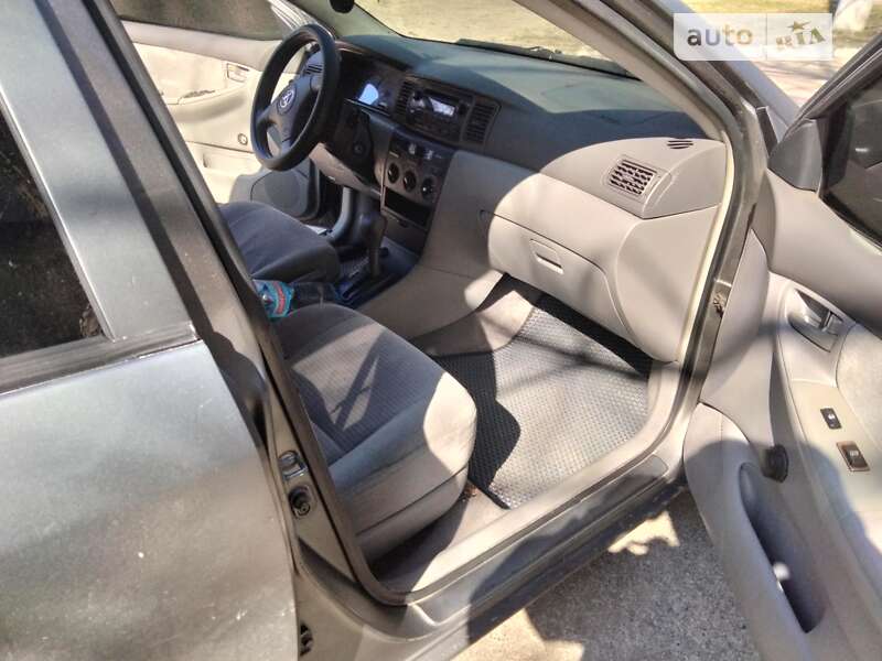 2005 toyota corolla