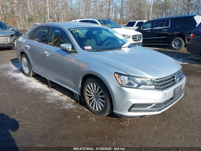2016 VOLKSWAGEN Passat