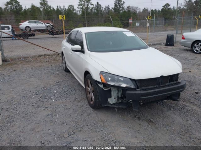 2015 VOLKSWAGEN Passat