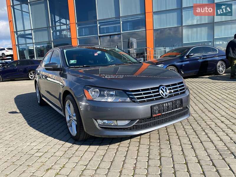 2014 VOLKSWAGEN Passat