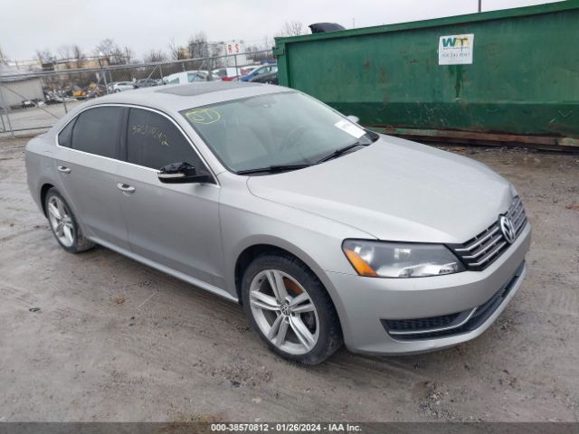 2014 VOLKSWAGEN Passat