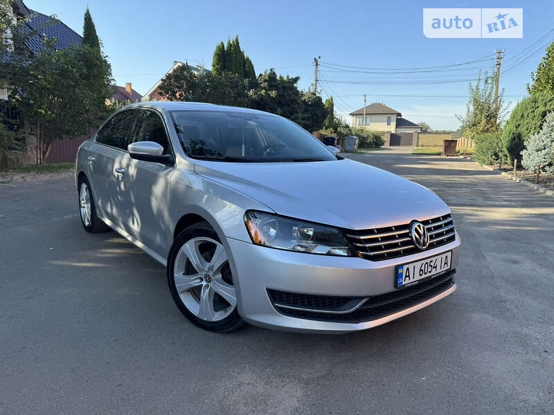 2012 VOLKSWAGEN Passat