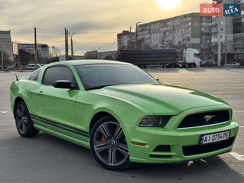 2012 ford mustang