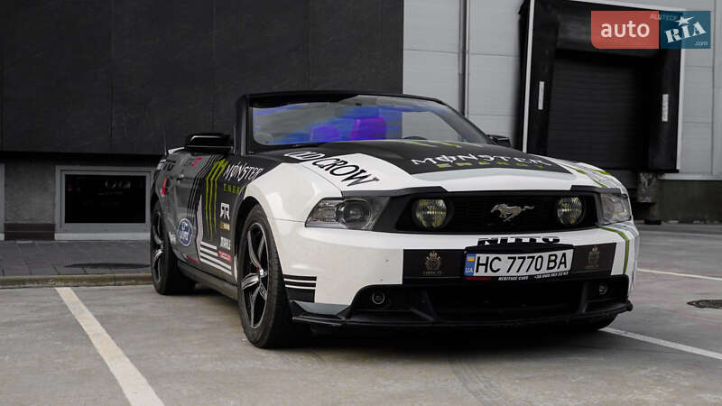 2010 ford mustang