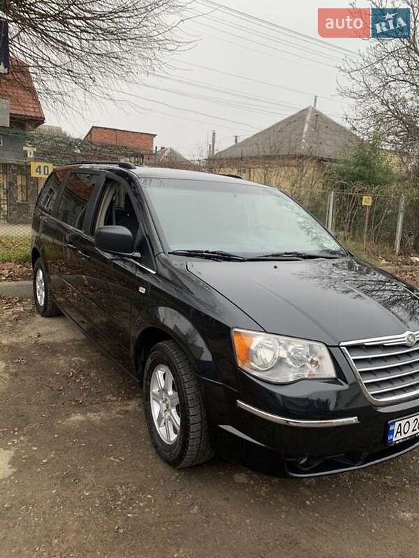2010 chrysler grand voyager