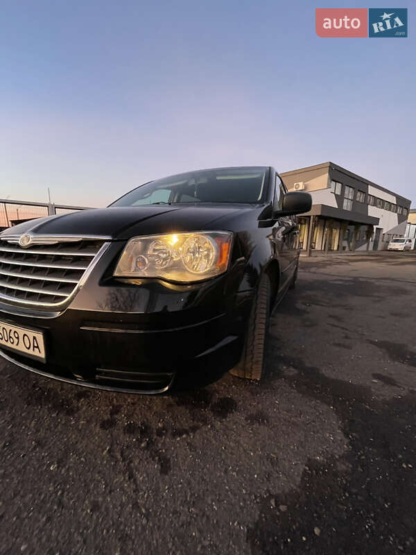 2010 chrysler grand voyager