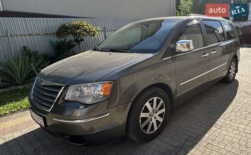 2010 chrysler gr-voyager