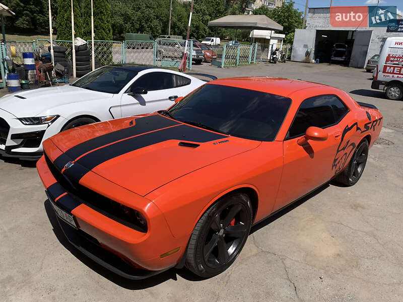 2008 dodge challenger