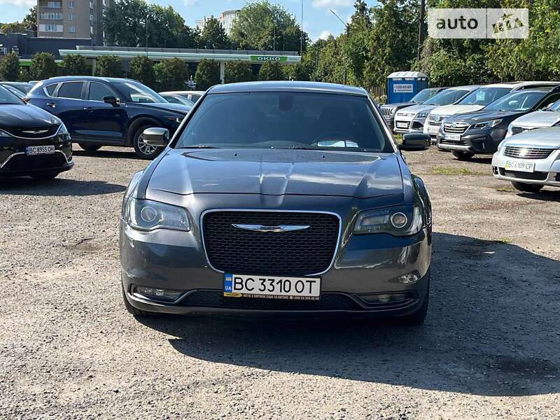2016 chrysler 300 s