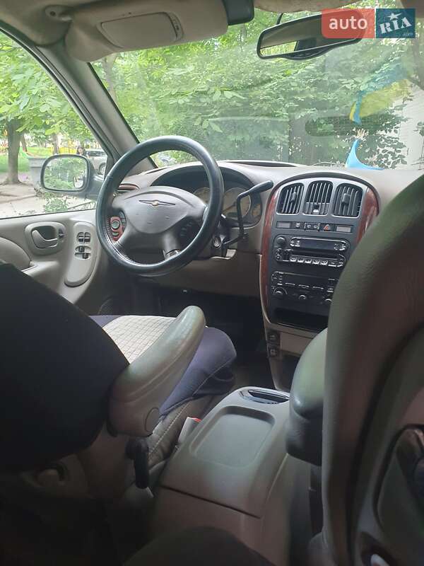2003 chrysler town country