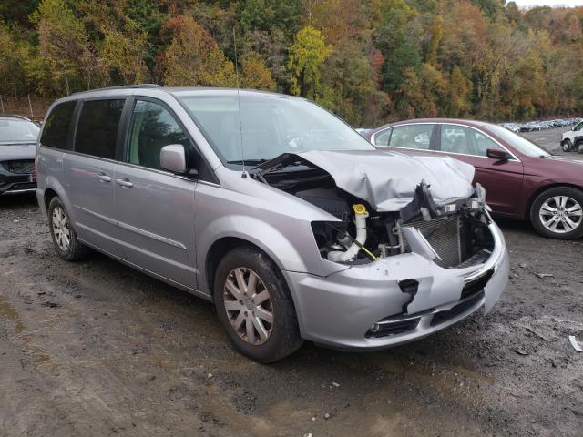 2016 chrysler town-cou
