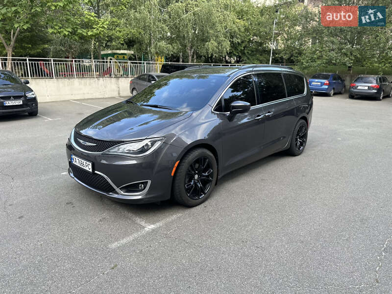 2017 chrysler pacifica