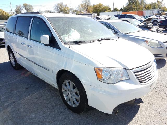 2016 chrysler town-cou