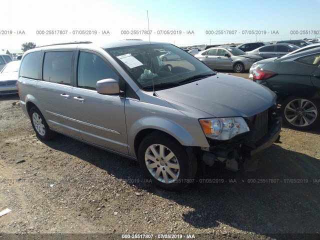 2016 chrysler town-country