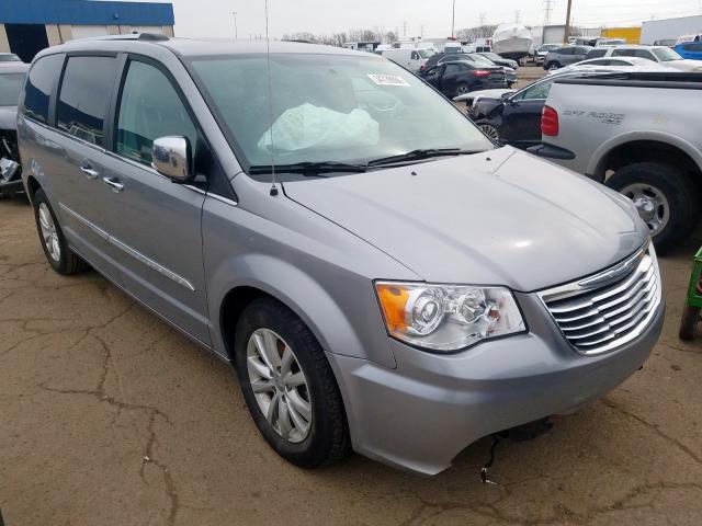 2015 chrysler town-cou