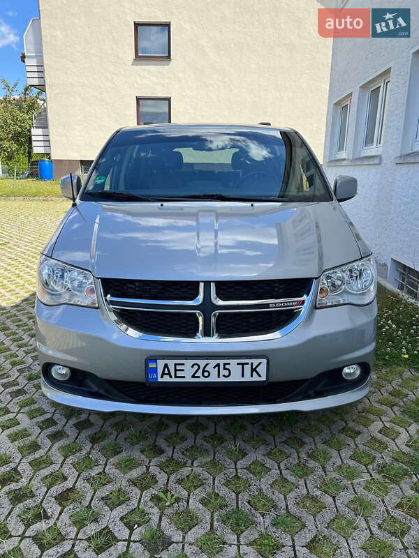 2017 dodge grand caravan