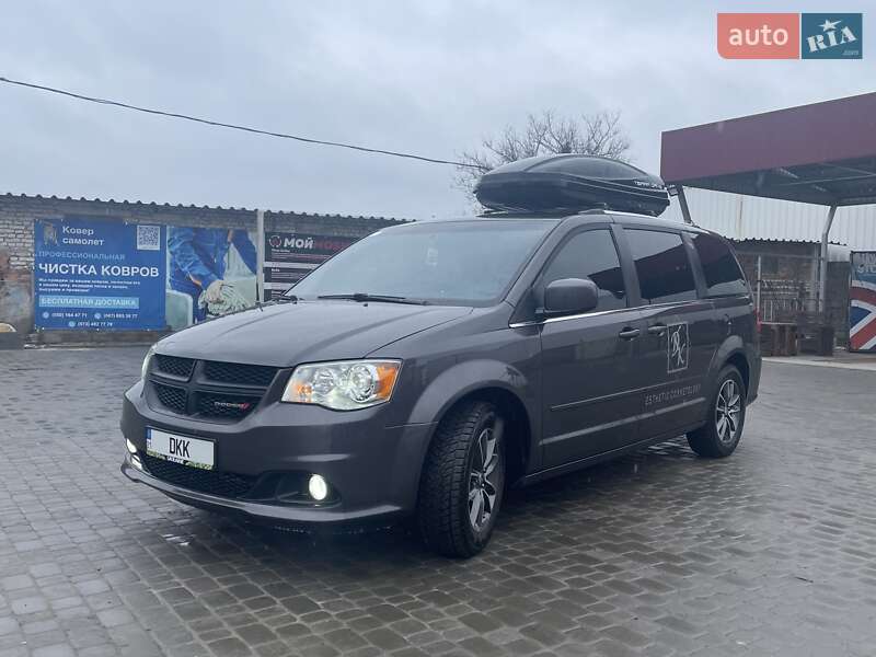 2017 dodge grand caravan