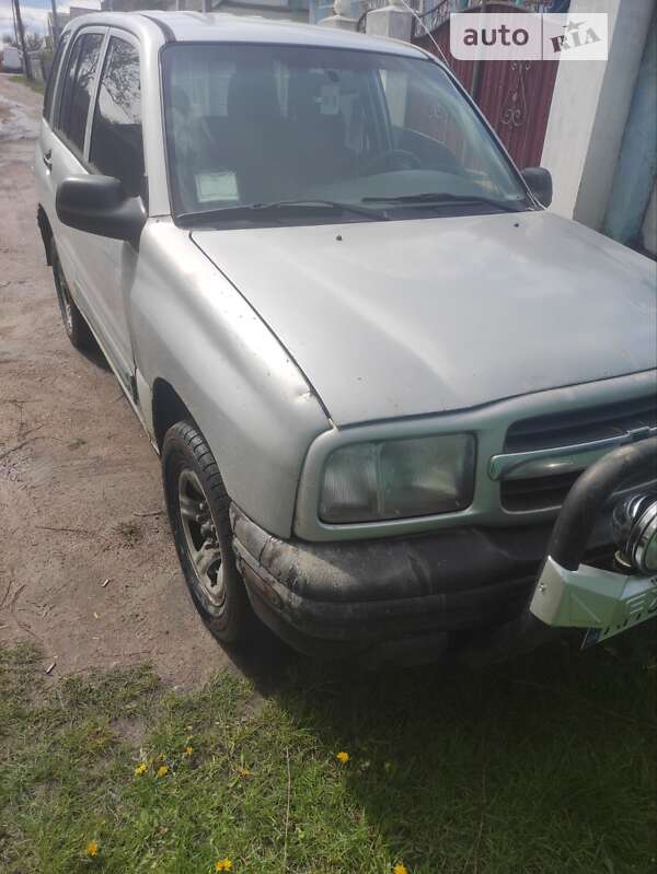 2000 chevrolet tracker