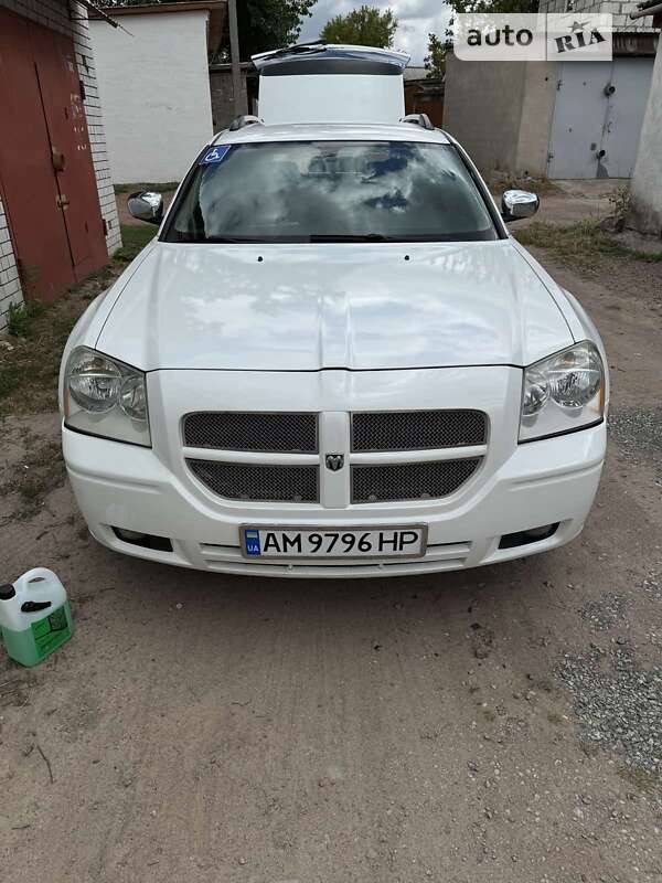 2005 dodge magnum