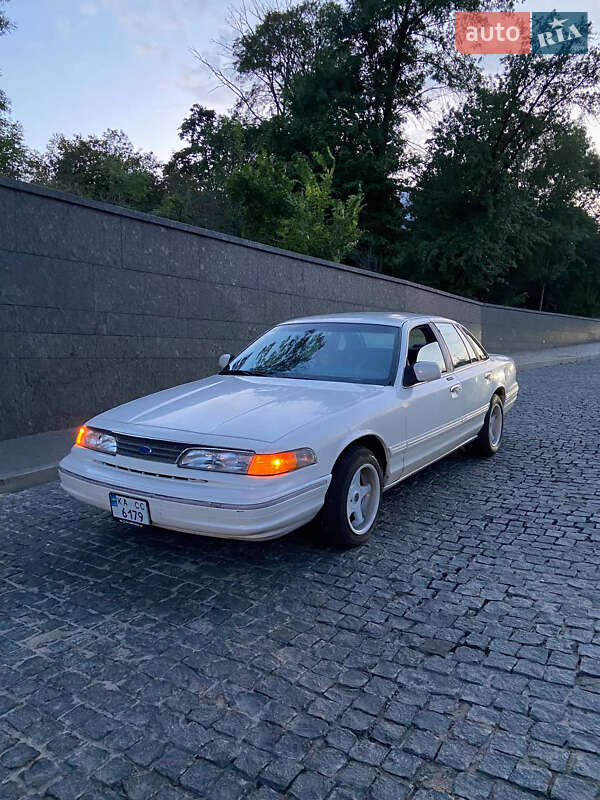 1995 ford crown-victoria