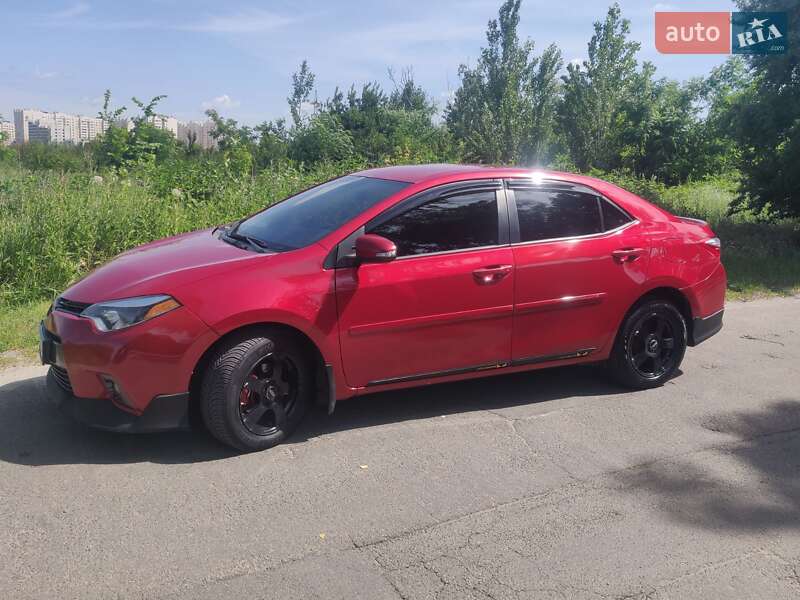 2015 toyota corolla