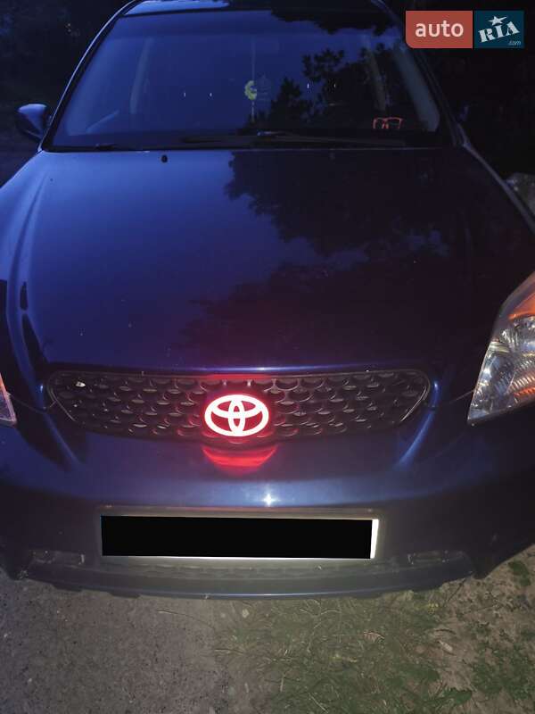 2004 toyota matrix
