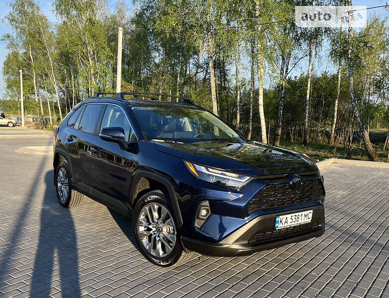 2023 toyota rav4