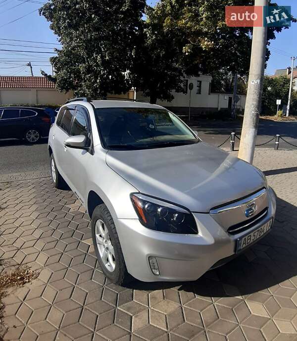 2014 toyota rav4-ev