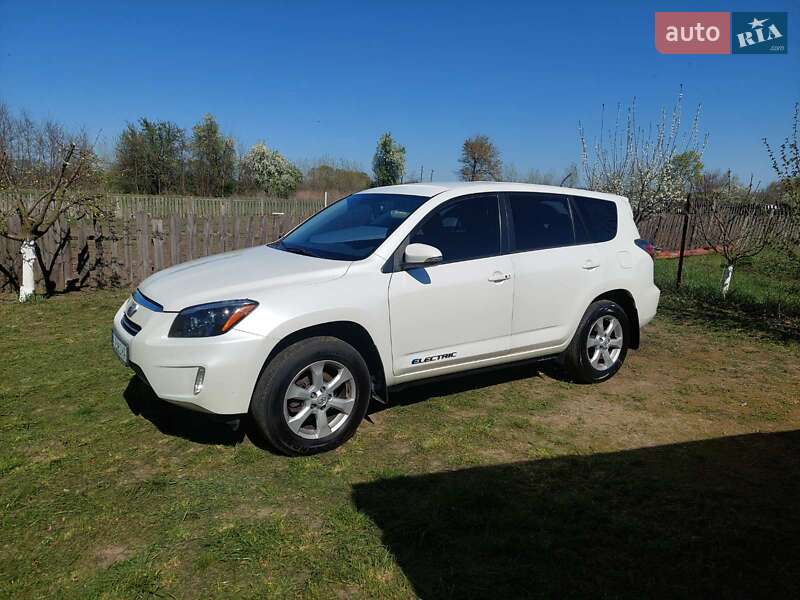 2014 toyota rav4 ev