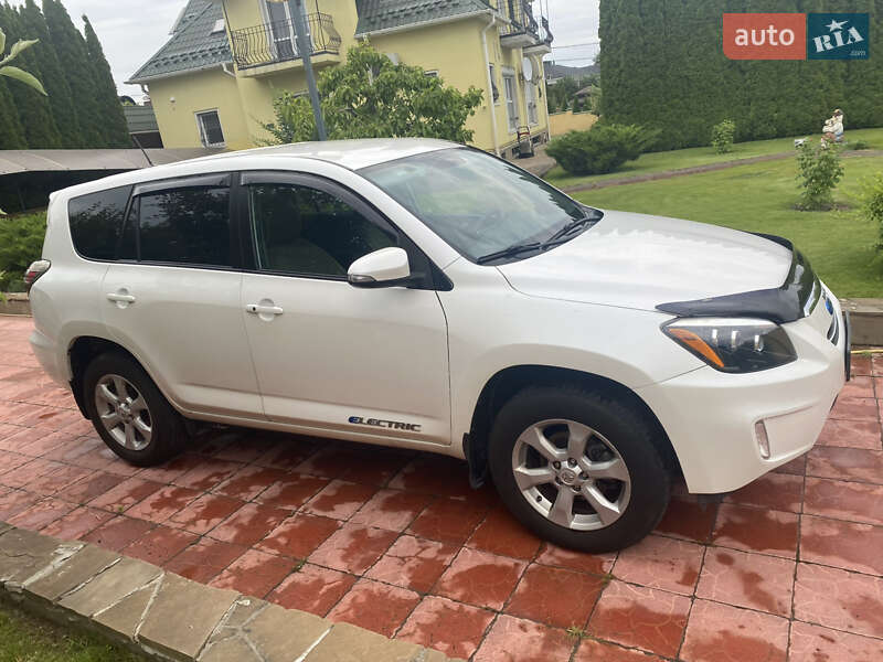 2014 toyota rav4 ev