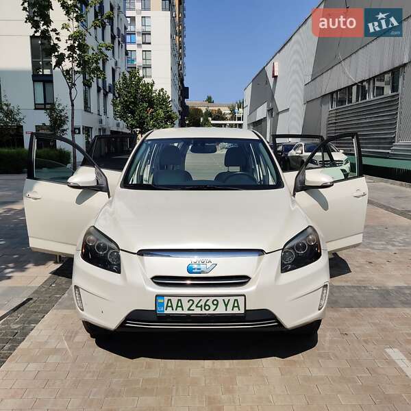 2012 toyota rav4 ev
