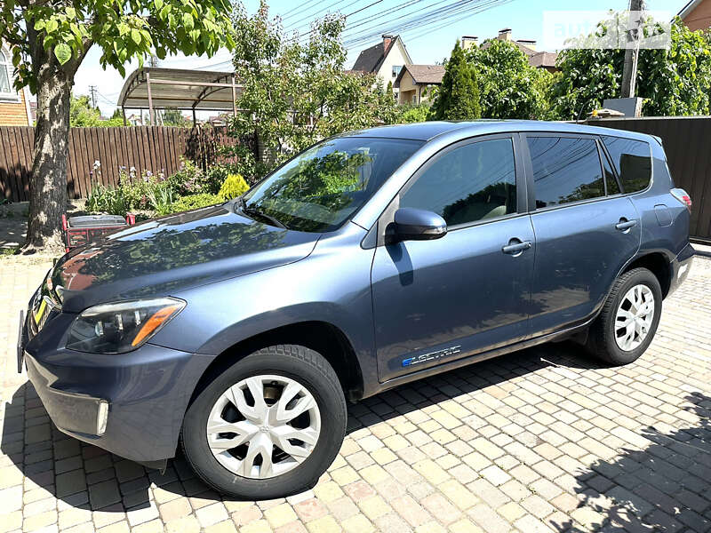 2013 toyota rav4 ev