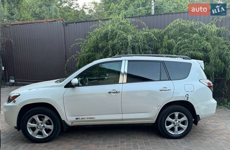 2012 toyota rav4 ev