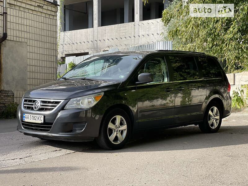 2011 volkswagen routan