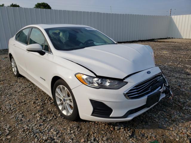 2019 ford fusion se