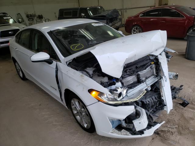 2019 ford fusion se