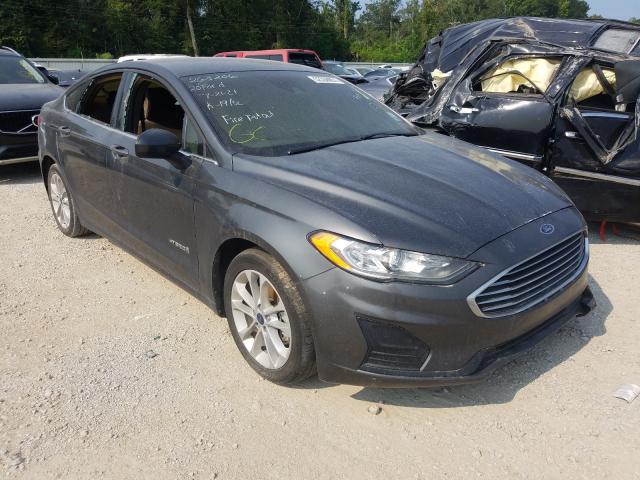 2020 ford fusion se