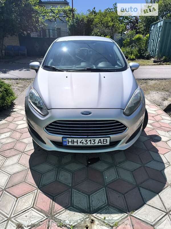 2015 ford fiesta