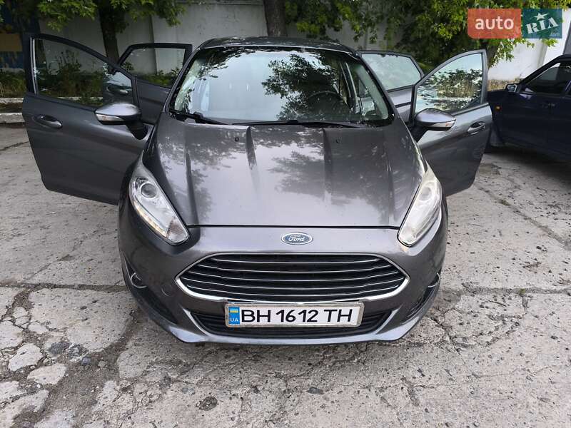 2014 FORD Fiesta
