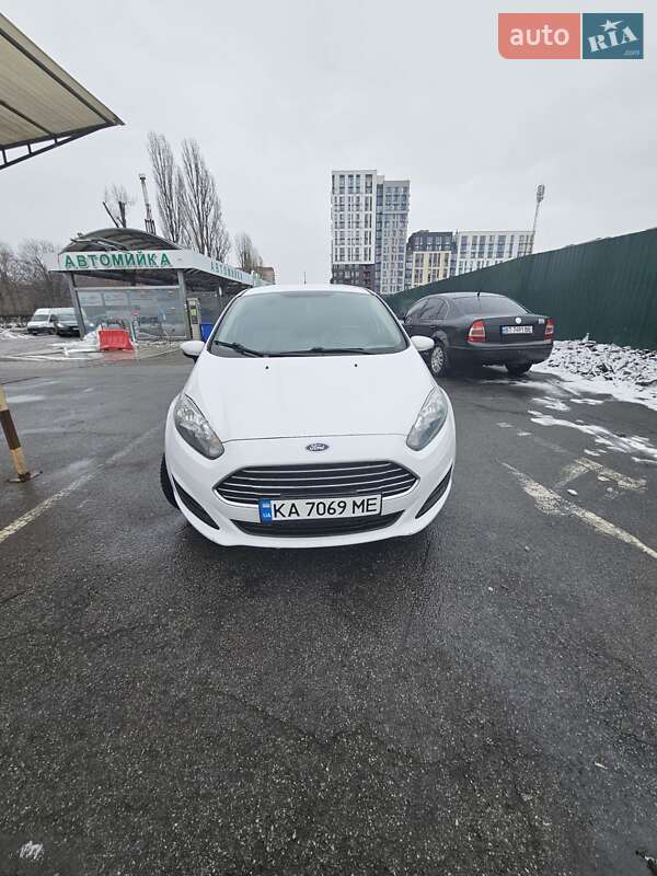 2015 ford fiesta