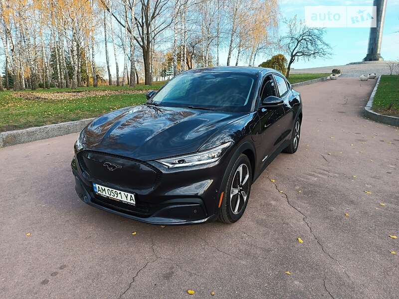 2022 ford mustang mach-e