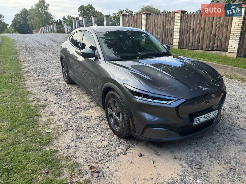 2021 ford mustang mach-e