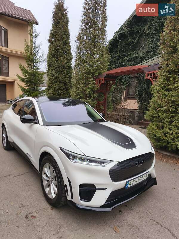 2021 FORD Mustang Mach-E