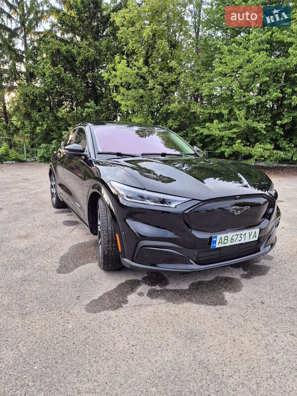 2022 ford mustang mach-e