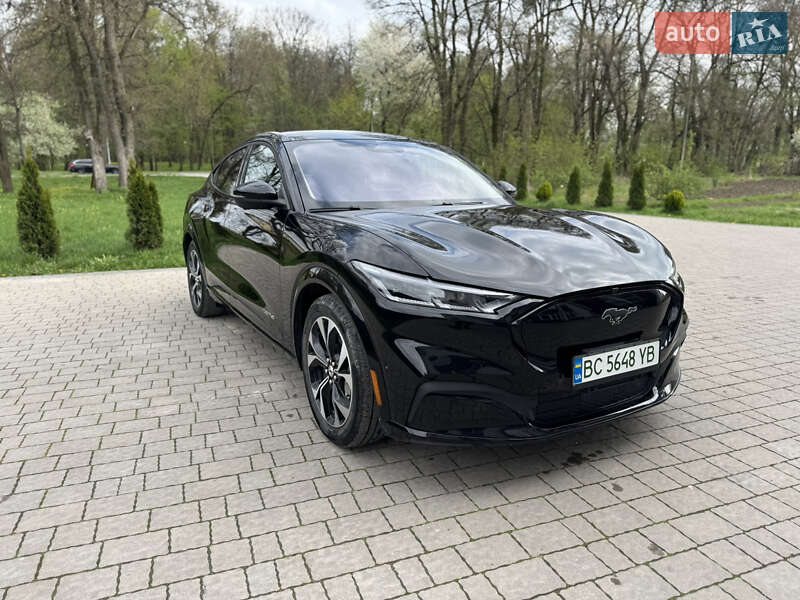 2022 ford mustang mach-e