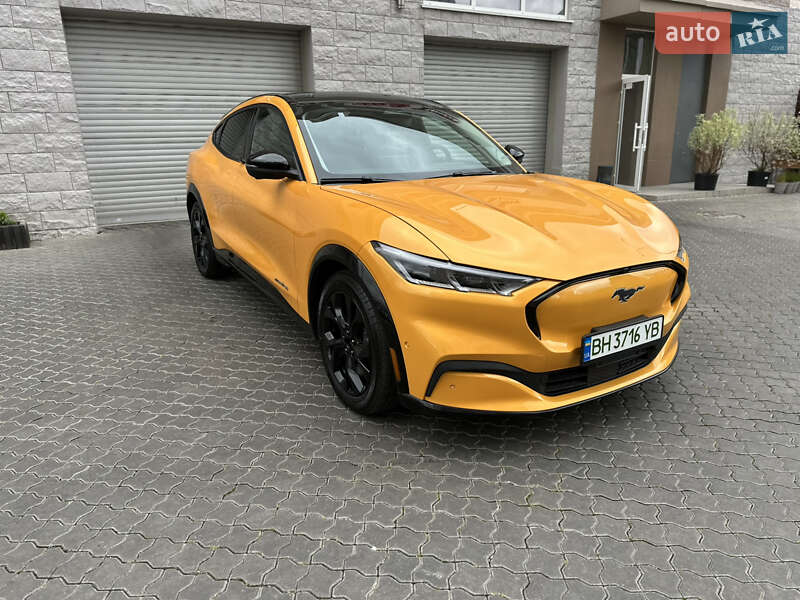 2022 FORD Mustang Mach-E