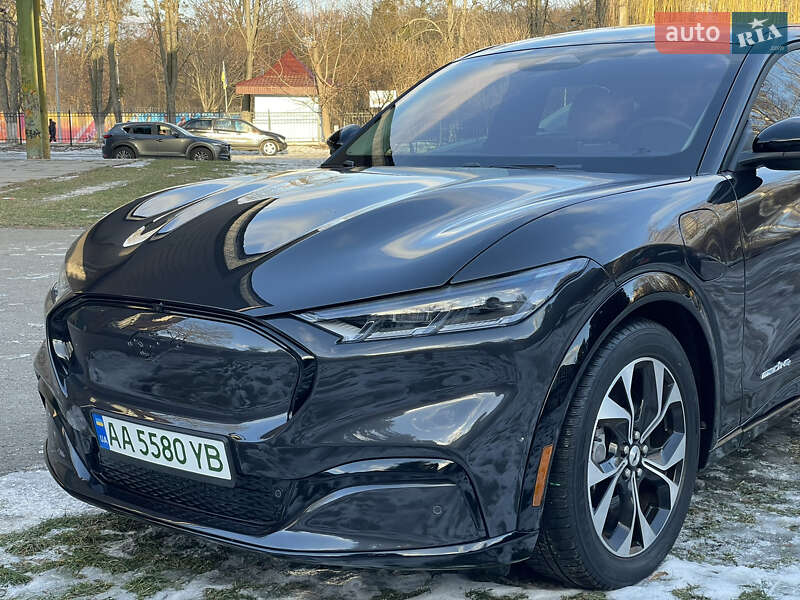 2022 ford mustang mach-e