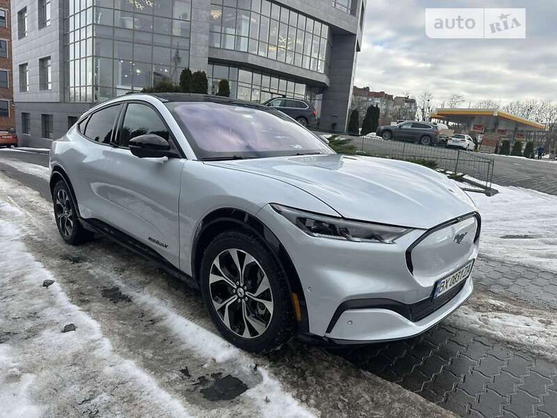 2020 ford mustang mach-e
