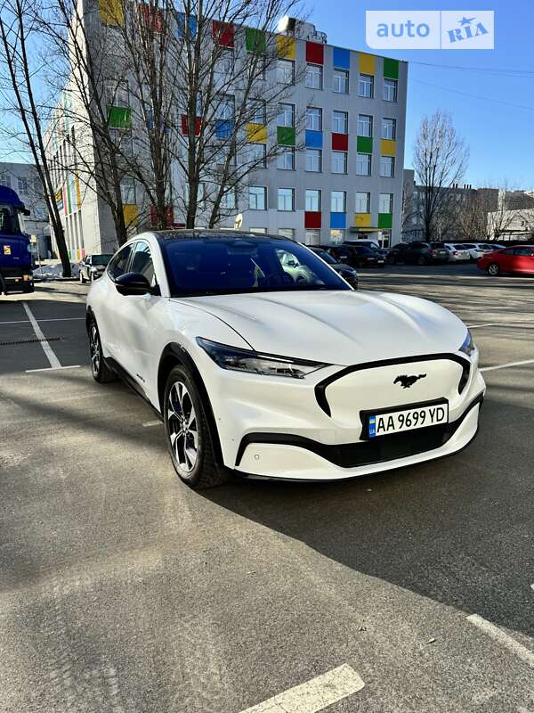 2020 ford mustang mach-e