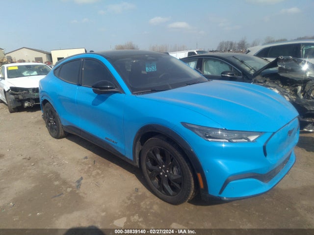 2022 ford mustang mach-e